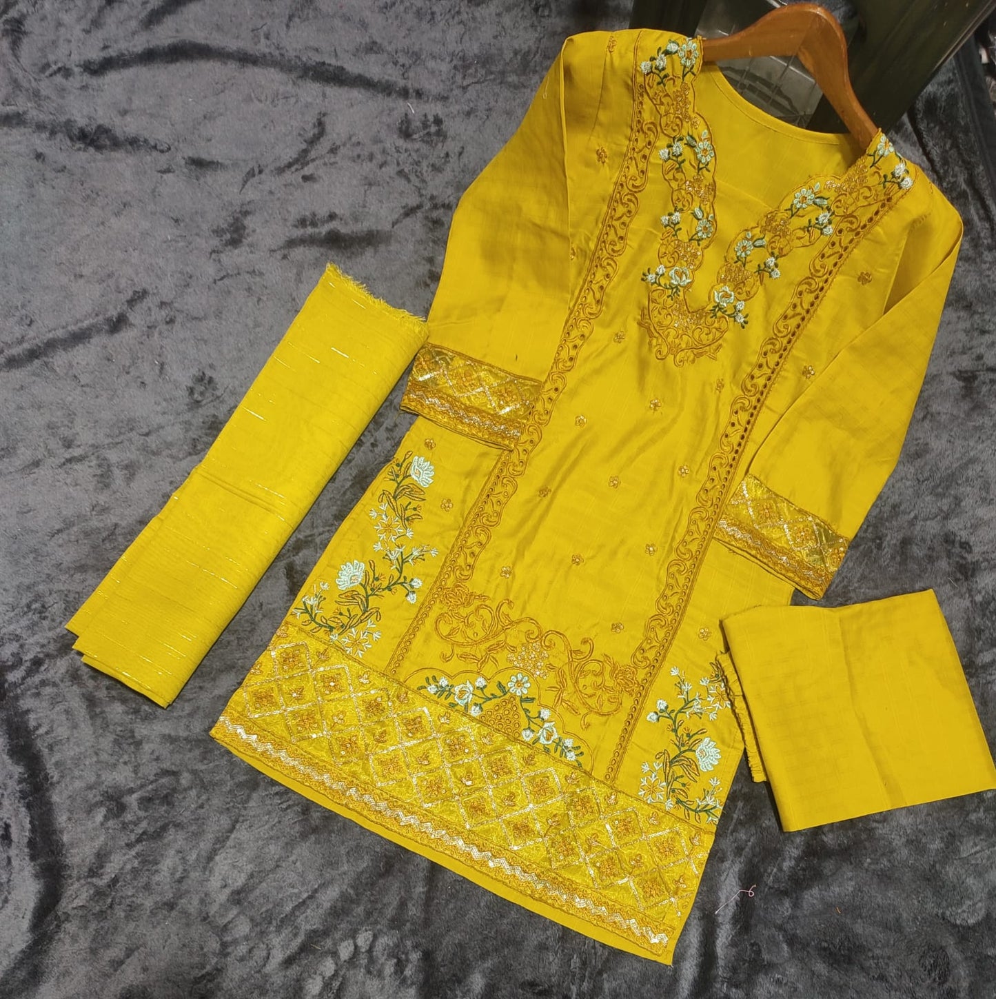 Eid Special Cotton 3PC Suit – Elegant Lounge Collection ✨