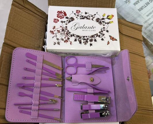 Manicure & Pedicure Grooming Kit - 16 Pcs